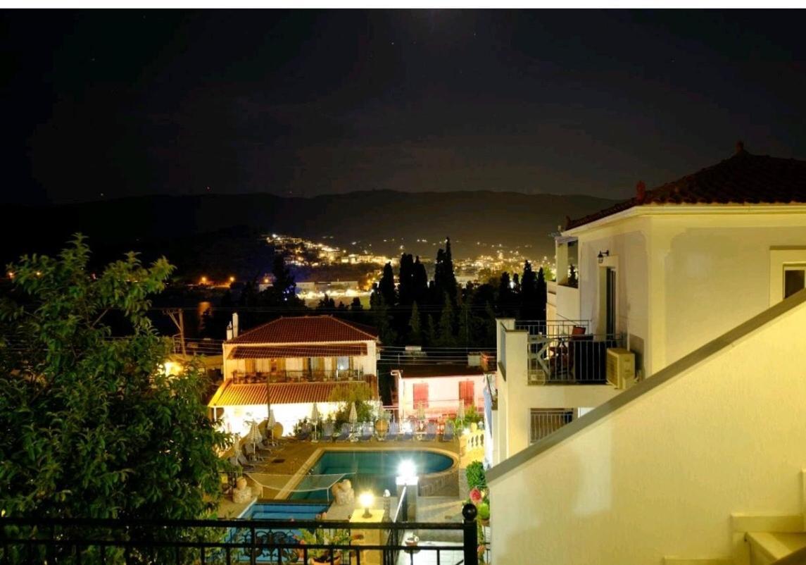 Ktm阳光别墅 Poros Town 外观 照片