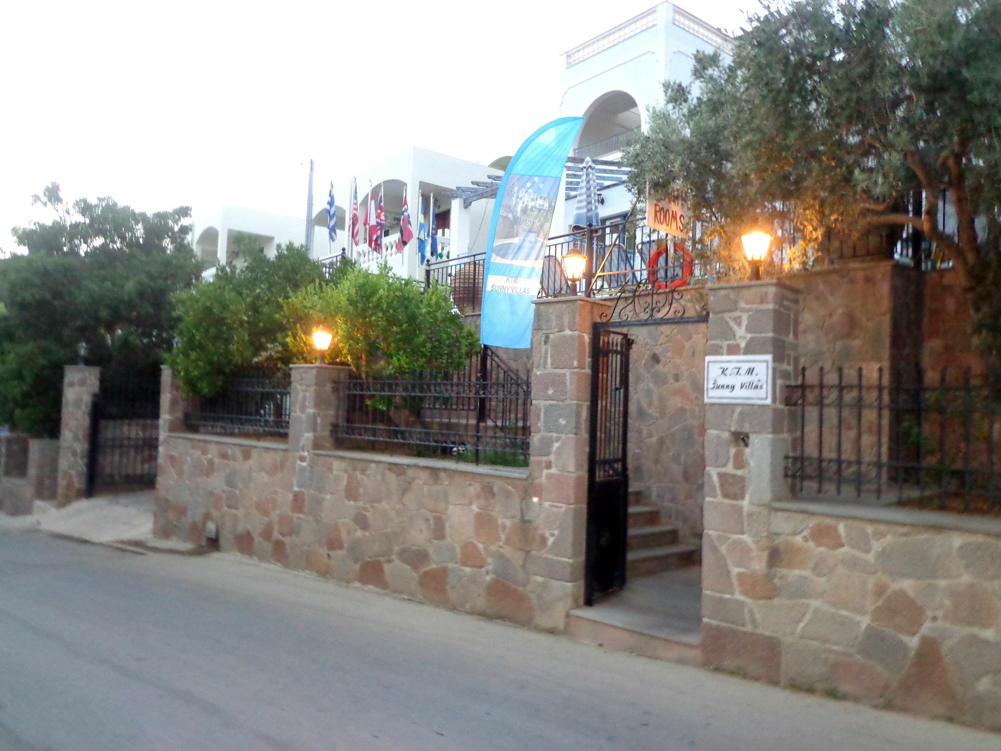 Ktm阳光别墅 Poros Town 外观 照片