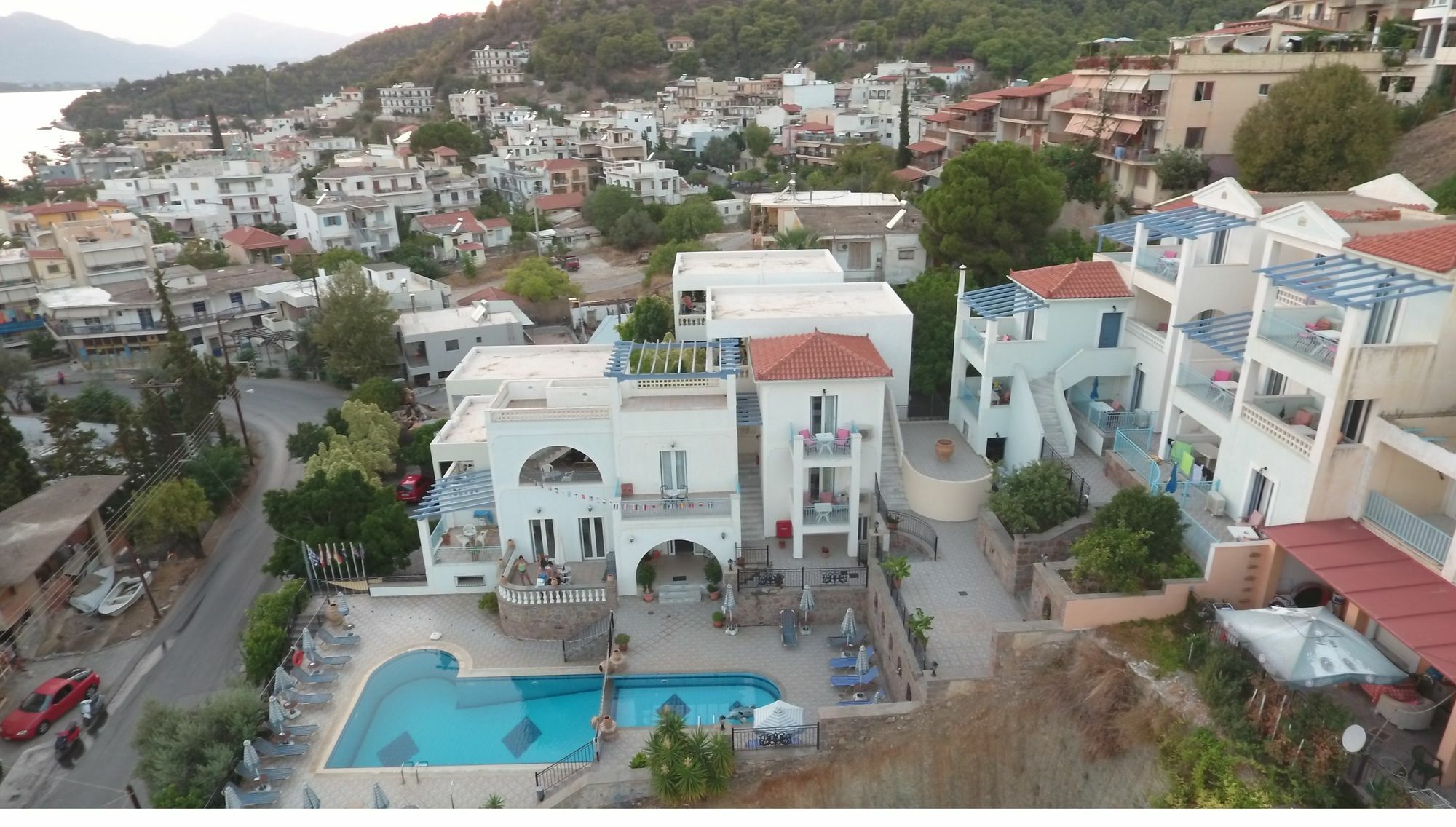 Ktm阳光别墅 Poros Town 外观 照片